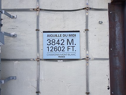 2018-01-25 16.10.38 Jim - l'Aiguille du Midi 3842m.jpeg: 4032x3024, 4212k (2018 Mar 10 17:21)