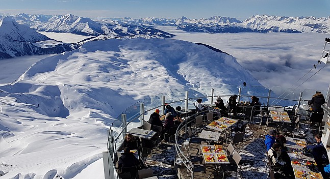 2018-01-27 12.15.49 Jim - view from Le Brévent restaurant -P3_cr.jpg: 4032x2195, 3312k (2023 Jan 31 17:32)