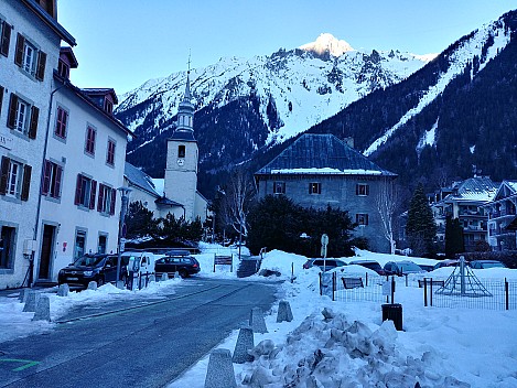 2018-01-28 08.57.56_HDR LG6 Simon - Église Saint-Michel from Rue de l'Hôtel de Ville.jpeg: 4160x3120, 6509k (2018 Jan 28 21:28)