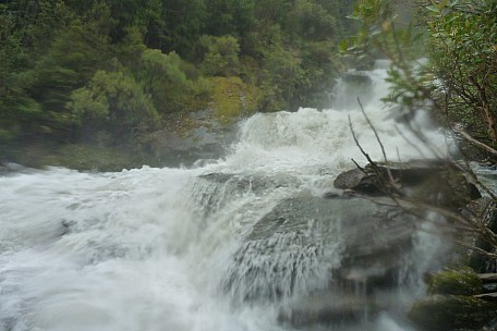 2019-01-19 16.48.18 P1050777 Philip - the flooded side creek that stopped us.jpeg: 4320x2880, 4912k (2019 Jun 24 21:12)