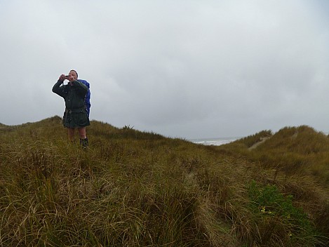 2019-11-09 17.55.10 P1000701 Jim - Simon photographing Duck Creek.jpeg: 4320x3240, 4844k (2019 Nov 09 17:55)