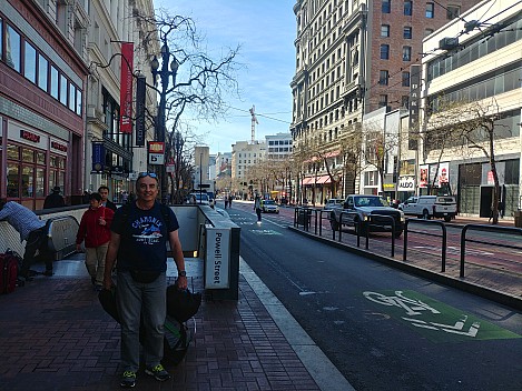 Jim leaving Powell Street Station onto Market Street
Photo: Simon
2020-02-27 12.00.26; '2020 Feb 27 12:00'
Original size: 4,160 x 3,120; 6,235 kB
2020-02-27 12.00.26_HDR LG6 Simon - Jim leaving Powell Street Station onto Market Street.jpeg