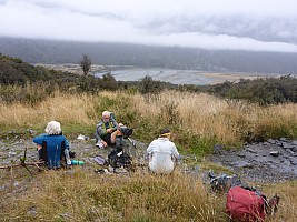 Casey Hut, Binser Saddle