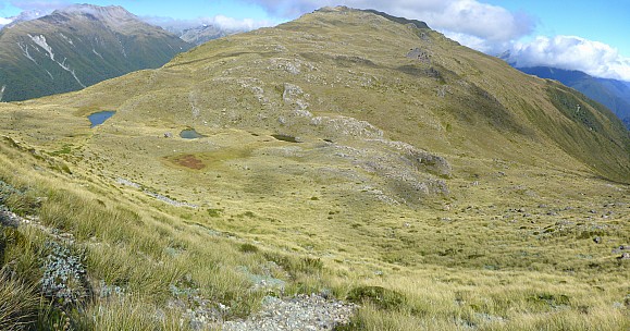 Kelly Saddle
Photographer;&nbsp;Simon
2021-03-14&nbsp;11.51.21;&nbsp;Metadata time: '2021 Mar 14 11:51'
Original size:&nbsp;6,445 x 3,383; 22,838 kB;&nbsp;stitch
Filename: 2021-03-14 11.51.21 Panorama Simon - Kelly Saddle_stitch.jpg