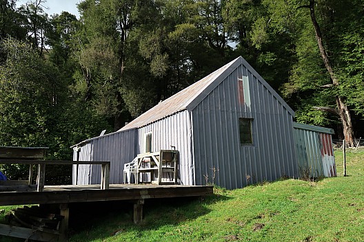 Hurunui Hut to Lake Taylor