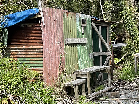 2022-03-06 14.33.15 IMG_2775 Susie - Hari Hari Hilton.jpeg: 4032x3024, 4399k (2022 Oct 22 08:29)