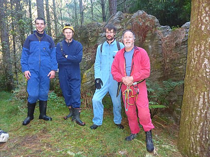 Clean cavers - Adrian, Matt, Kevin, Simon
Photographer;&nbsp;Simon
2022-04-15&nbsp;10.48.58
Original size:&nbsp;4,608 x 3,456; 5,662 kB
Filename: 2022-04-15 10.48.58 P1030736 Simon - clean cavers - Adrian, Matt, Kevin, Simon.jpeg