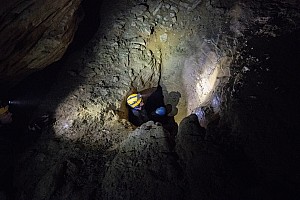 Exploring Side Passage
Photographer;&nbsp;Peter Baxter
2022-04-16&nbsp;12.36.17
Original size:&nbsp;6,000 x 4,000; 23,087 kB
Filename: 2022-04-16 12.36.17 IMG_5228-1 Peter Baxter - exploring side passage.jpeg