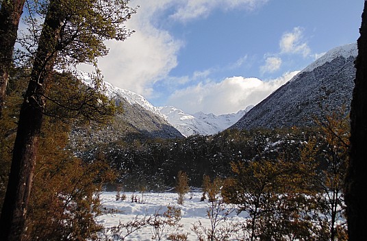 2022-08-02 10.24.38 DSC02882 Alan - view across Hurunui up Camp Stream_cr.jpg: 4608x3024, 4812k (2022 Dec 11 15:03)