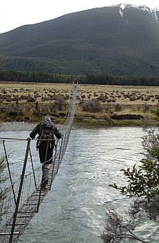 2022-08-04 09.05.36 DSC02910 Alan - Bruce crossing Hurunui Swingbridge_cr.jpeg: 2392x3648, 3043k (2022 Dec 11 15:08)