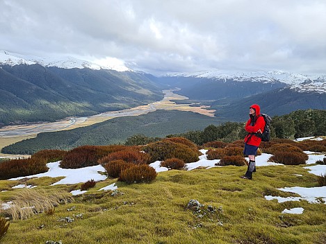 2022-08-04 12.28.38 S20 Simon - Bruce on Macs Knob bush edge with view up the Hurunui.jpeg: 4032x3024, 4039k (2022 Dec 11 15:08)