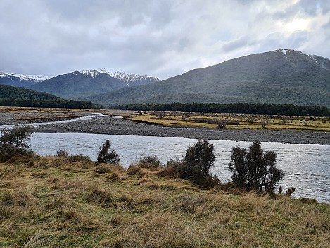 2022-08-05 10.14.09 S20 Simon - view of McMillan Stream and Macs Knob and spur we climbed.jpeg: 4032x3024, 4621k (2022 Dec 12 19:28)