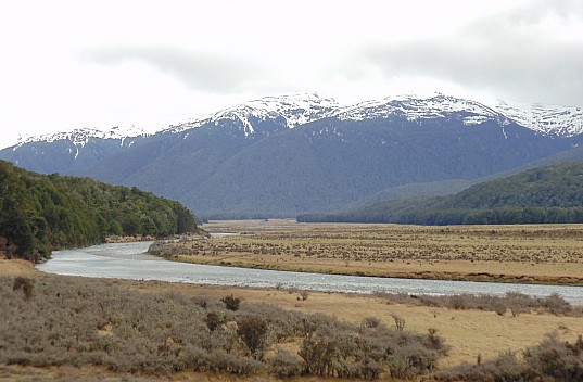 2022-08-05 10.40.26 DSC02927 Alan - Hurunui River and swing bridge_cr.jpeg: 3648x2392, 2584k (2022 Dec 12 19:28)