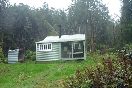 Leaving Blue River Hut in the rain
Photographer;&nbsp;Philip
2023-04-18&nbsp;08.38.13;&nbsp;Metadata time: '2023 Apr 18 08:38'
Original size:&nbsp;4,320 x 2,880; 4,979 kB
Filename: 2023-04-18 08.38.13 P1070082 Philip - Leaving Blue River Hut in the rain.jpeg