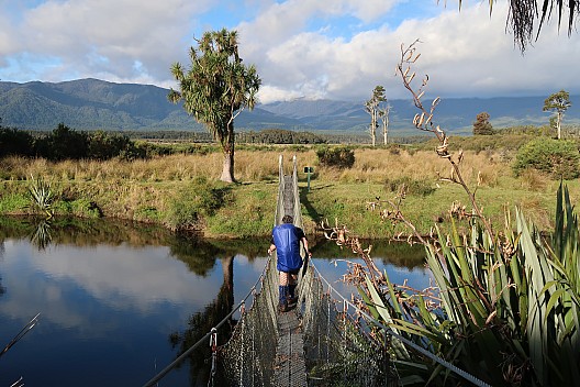 Simon crossing Māori River
Photo: Brian
2023-04-20 15.58.27; '2023 Apr 20 15:58'
Original size: 5,472 x 3,648; 9,142 kB
2023-04-20 15.58.27 IMG_0852 Brian - Simon crossing Māori River.jpeg