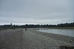  visit Joe's Hut, tramp to car, drive to Fox for the night