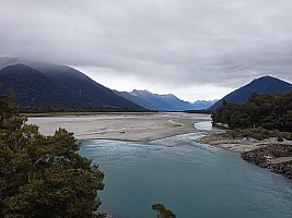  visit Joe's Hut, tramp to car, drive to Fox for the night