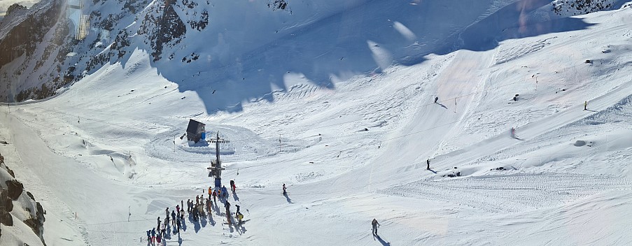 Valley from Pātaka cafe
Photographer;&nbsp;Adrian
2023-08-06&nbsp;10.09.51;&nbsp;Metadata time: '2023 Aug 06 10:09'
Original size:&nbsp;12,941 x 5,047; 7,549 kB;&nbsp;stitch
Filename: 2023-08-06 10.09.51 S20+ Adrian - valley from Pātaka cafe_stitch.jpg