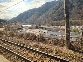 Travelling Shiga Kōgen to Ōsaka through Nagano and Nagoya
View from Chuo West line Shinkansen Kios Valley
Photographer;&nbsp;Adrian
2024-03-13&nbsp;12.40.53;&nbsp;Metadata time: '2024 Mar 13 12:40'
Original size:&nbsp;4,032 x 3,024; 3,870 kB
Filename: 2024-03-13 12.40.53 S20+ Adrian - view from Chuo West line Shinkansen Kios Valley.jpeg