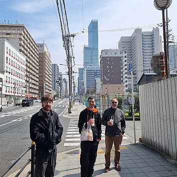 Kevin, Adrian, and Simon on our way to Abeno Harukas
Photographer;&nbsp;Jim
2024-03-14&nbsp;12.14.08;&nbsp;Metadata time: '2024 Mar 14 16:14'
Original size:&nbsp;2,992 x 2,992; 3,148 kB
Filename: 2024-03-14 12.14.08 S21FE+ Jim - Kevin, Adrian, and Simon on our way to Abeno Harukas.jpeg
