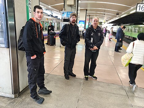 Adrian, Kevin, and Jim at Tennōji Station
Photo: Simon
2024-03-14 14.10.54; '2024 Mar 14 18:10'
Original size: 9,248 x 6,936; 14,620 kB
2024-03-14 14.10.54 S20+ Simon - Adrian, Kevin, and Jim at Tennōji Station.jpeg