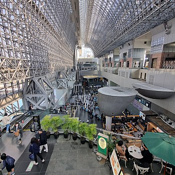 Kyoto Station
Photographer;&nbsp;Jim
2024-03-16&nbsp;12.39.59;&nbsp;Metadata time: '2024 Mar 16 16:40'
Original size:&nbsp;2,992 x 2,992; 3,131 kB
Filename: 2024-03-16 12.39.59 S21FE+ Jim - Kyoto Station.jpeg