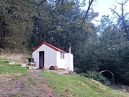 Monument Hut
Photographer;&nbsp;Philip
2024-09-29&nbsp;07.29.38
Original size:&nbsp;1,239 x 929; 300 kB;&nbsp;cr
Filename: 2024-09-29 07.29.38 IMG_20240929_072938 Philip - Monument Hut_cr.jpg