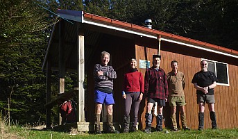 Philip, Nora, Brian, Peter, and Simon outside Huxley Forks Hut
Photographer;&nbsp;Philip
2024-09-30&nbsp;09.12.19;&nbsp;Metadata time: '2024 Sept 30 09:12'
Original size:&nbsp;3,631 x 2,116; 2,193 kB;&nbsp;cr
Filename: 2024-09-30 09.12.19 P1070578 Philip - Philip, Nora, Brian, Peter, and Simon outside Huxley Forks Hut_cr.jpg