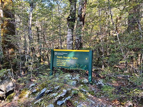 North Huxley Valley sign
Photographer;&nbsp;Simon
2024-09-30&nbsp;14.46.33;&nbsp;Metadata time: '2024 Sept 30 14:46'
Original size:&nbsp;9,248 x 6,936; 24,510 kB
Filename: 2024-09-30 14.46.33 S20+ Simon - North Huxley Valley sign.jpeg