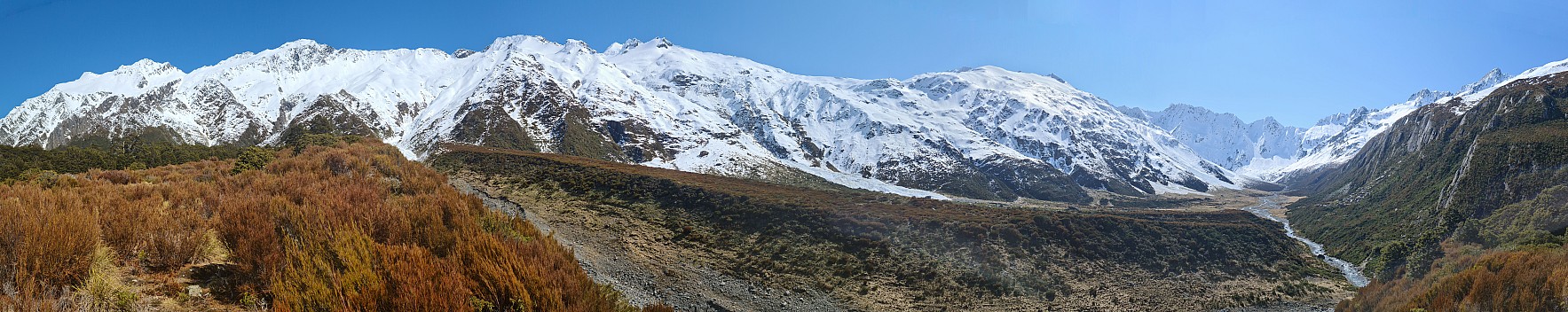 Huxley Range, Kā Tiritiri o te Moana, and the head of the North Huxley
Photo: Simon
2024-09-30 12.23.46; '2024 Sept 30 12:23'
Original size: 34,940 x 6,960; 42,467 kB; stitch
2024-09-30 12.23.46 S20+ Simon - Huxley Range, Kā Tiritiri o te Moana, and the head of the North Huxley_stitch.jpg