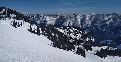 View across Green Valley Bowl from top of the Mt Ranier Gondola
Photographer;&nbsp;Nick
2025-02-27&nbsp;09.54.24;&nbsp;Metadata time: '2025 Feb 27 09:54'
Original size:&nbsp;4,608 x 2,357; 4,914 kB;&nbsp;cr
Filename: 2025-02-27 09.54.24 Nick - view across Green Valley Bowl from top of the Mt Ranier Gondola_cr.jpg