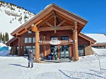 In front of Campbells Basin Lodge
Photographer;&nbsp;Simon
2025-02-27&nbsp;09.30.28;&nbsp;Metadata time: '2025 Feb 27 09:30'
Original size:&nbsp;9,248 x 6,936; 16,519 kB
Filename: 2025-02-27 09.30.28 S20+ Simon - in front of Campbells Basin Lodge.jpeg