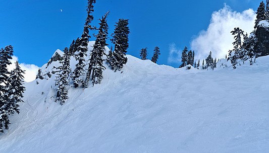 2025-03-06 14.19.25 S20+ Simon - Upper Internationale_stitch.jpg: 12400x7073, 7147k (2025 Sept 28 10:17)