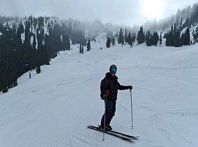 2025-03-08 10.45.57 S20+ Simon - Simon at the top of Kehrs Chair on Showcase_stitch.jpg: 14003x10413, 9871k (2025 Oct 09 08:10)