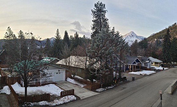 View from Howard Johnson Leavenworth
Photographer;&nbsp;Simon
2025-03-10&nbsp;07.45.15;&nbsp;Metadata time: '2025 Mar 10 07:45'
Original size:&nbsp;10,377 x 6,318; 6,621 kB;&nbsp;stitch
Filename: 2025-03-10 07.45.15 S20+ Simon - view from Howard Johnson Leavenworth_stitch.jpg