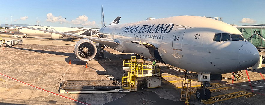 Our plane in Tāmaki-makau-rau
Photographer;&nbsp;Simon
2026-01-29&nbsp;09.15.07;&nbsp;Metadata time: '2026 Jan 29 13:15'
Original size:&nbsp;3,562 x 1,420; 746 kB;&nbsp;stitch
Filename: 2026-01-29 09.15.07 S20+ Simon - Our plane in Tāmaki-makau-rau_stitch.jpg