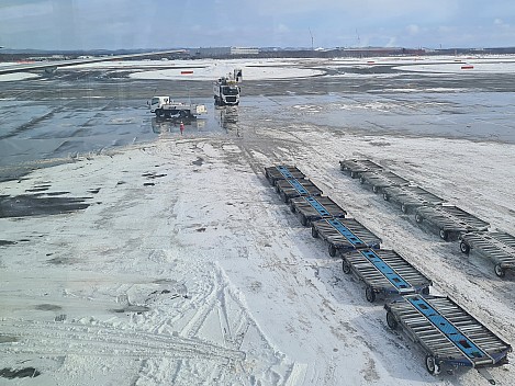 New Chitose airport
Photographer;&nbsp;Simon
2026-01-30&nbsp;11.51.30;&nbsp;Metadata time: '2026 Jan 30 15:51'
Original size:&nbsp;3,090 x 2,317; 2,420 kB;&nbsp;cr
Filename: 2026-01-30 11.51.30 S20+ Simon - New Chitose airport_cr.jpg